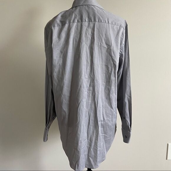 Men’s Van Heusen Gray Button Up Top - Picture 3 of 5
